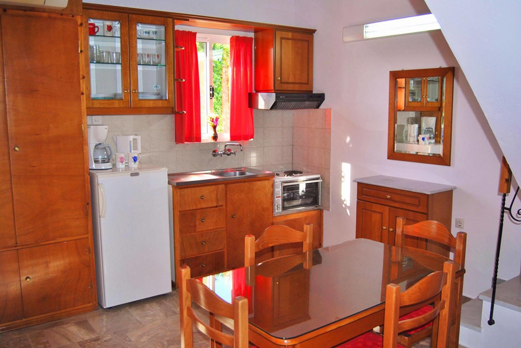 Houdis Houses Parálion Ástros 외부 사진